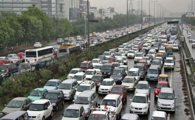 केजरीवाल ने कहा- दिल्ली में एक बार फिर से ऑड-ईवन, नवंबर में लागू होगा नियम, गडकरी ने कहा- जरूरत नहीं