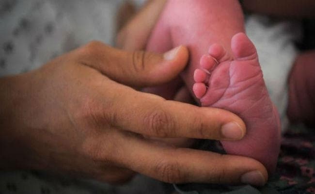 व्यवसायी ने शिशु को चार लाख रुपये में खरीदा था, गिरफ्तार
