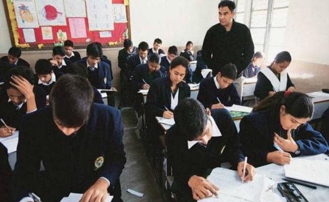 स्कूलों को टेस्ट पेपर की तैयारी शुरू करने का निर्देश