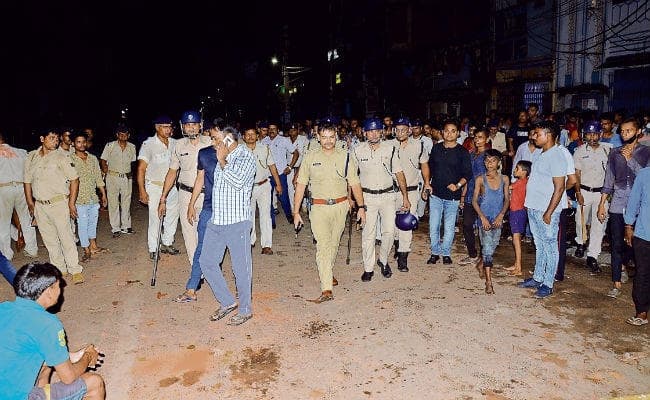 पटना विश्वविद्यालय के छात्रों और स्थानीय लोगों में भिड़ंत, पांच बम फोड़े, 30 राउंड फायरिंग, दहशत