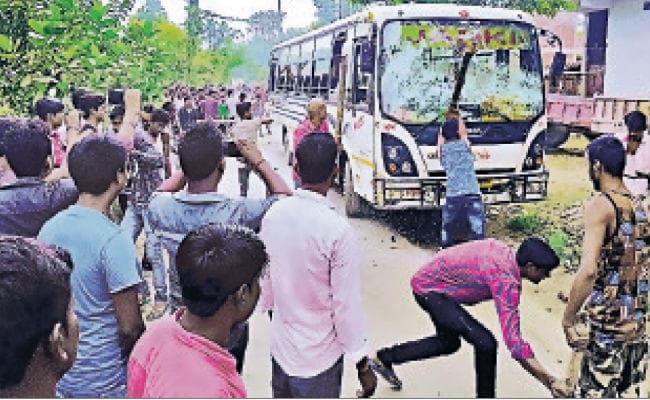 गोपालगंज : शराब तस्करों ने किया हमला, दो जख्मी