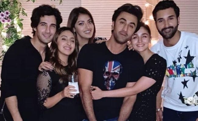 प्राइवेट पार्टी में रणबीर कपूर संग इस अंदाज में दिखीं आलिया भट्ट, चर्चा में ये तसवीर...