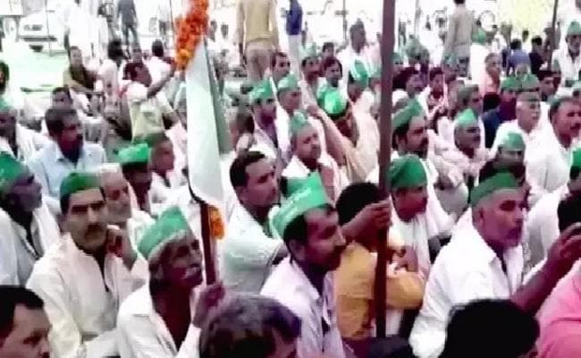 दिल्ली पहुंचे यूपी के किसान कहा, मांग पूरी नहीं हुई तो भूख हड़ताल करेंगे