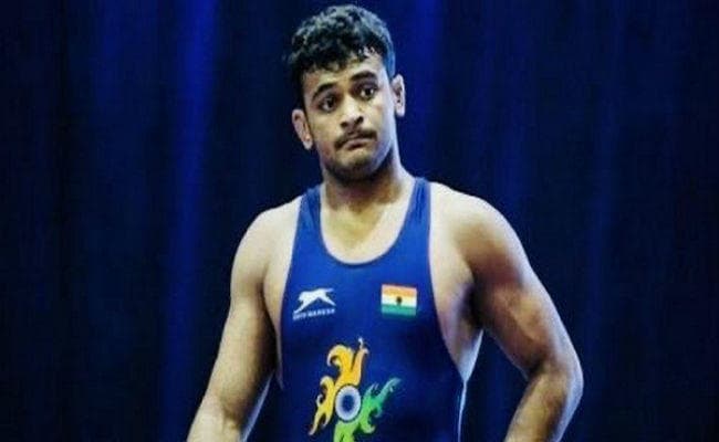 पहलवान दीपक की अजब कहानी, नौकरी के लालच में आये थे कुश्ती में, रच दिया इतिहास