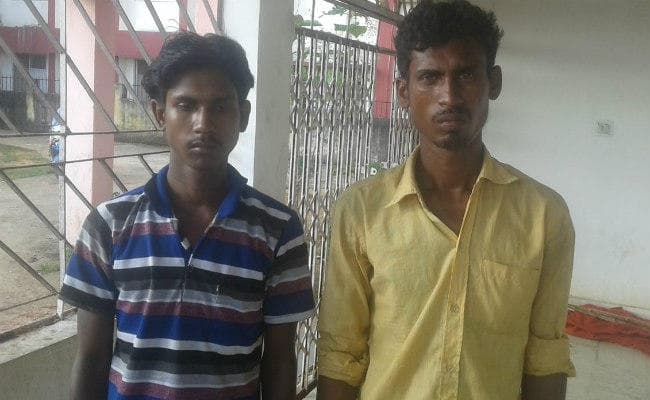 नशेड़ी बेटे की हत्या कर पिता ने शव को दफनाया, पुलिस ने कब्र खोदकर निकाला