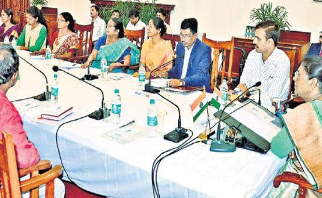 संपत्ति या जमीन के लिए गैर आदिवासी व्यक्ति का आदिवासी लड़की से शादी करना अनुचित : द्रौपदी मुर्मू