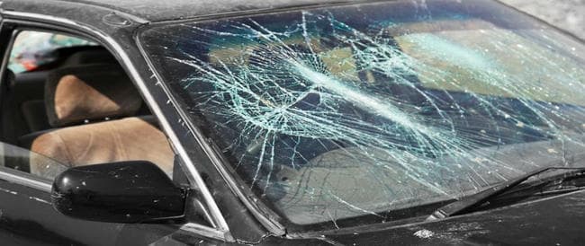 सड़क दुर्घटना में कार सवार कोलकाता निवासी मां-बेटे की मौत