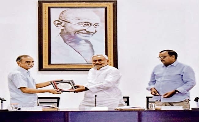 शिक्षा में तकनीक के प्रयोग पर बल, बुनियादी शिक्षा को रोजगार से जोड़ना जरूरी- नीतीश कुमार