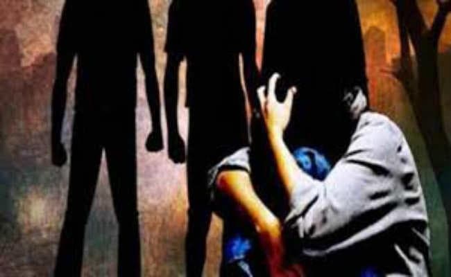 होटल में बुलाकर युवती से गैंग रेप, थाना पहुंची पीड़िता, दो गिरफ्तार
