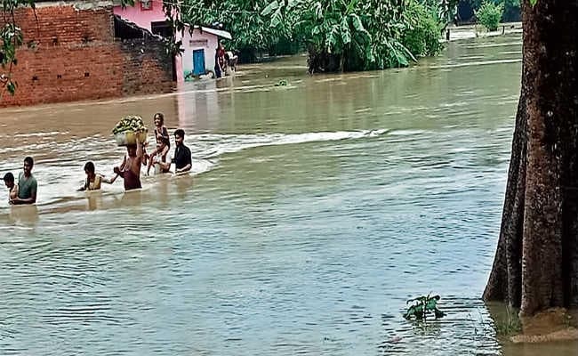 बारिश से बिहार बेहाल, झारखंड में भी मूसलधार बारिश की चेतावनी