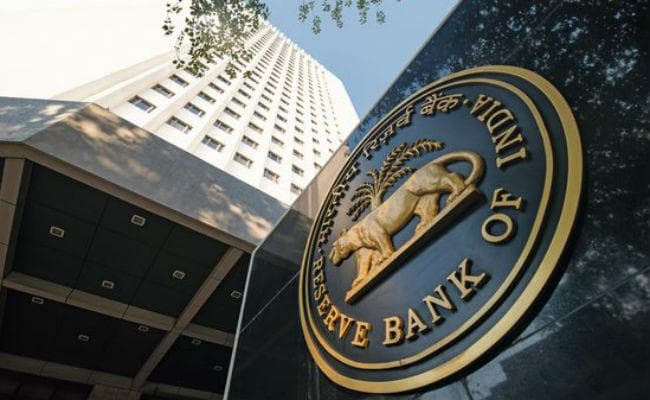 रिजर्व बैंक के अंतरिम लाभांश पर फिर सरकार की नजर, 30 हजार करोड़ रुपये की कर सकती है मांग