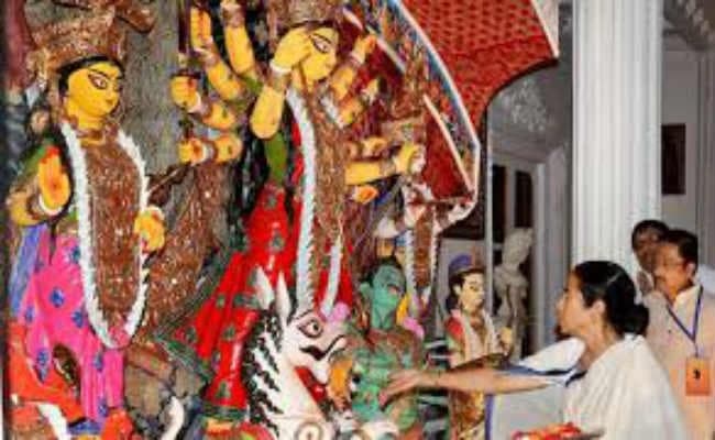 21 पल्ली दुर्गोत्सव का सीएम ने किया उद्घाटन