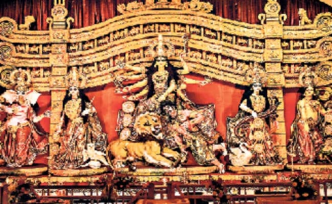 10 करोड़ के सोने से सजी है प्रतिमा