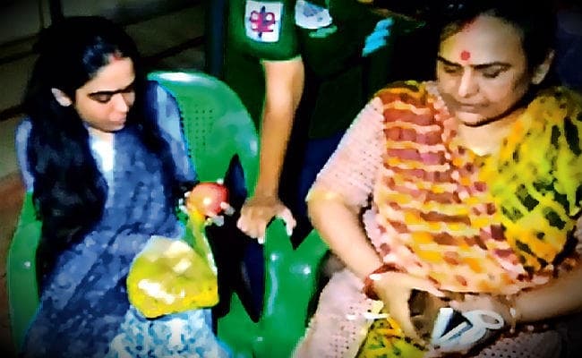 ऐश्वर्या का राबड़ी व मीसा पर बड़ा आरोप, कहा-घर से निकाला, जून से खाना नहीं दिया, होटल-मायके से मंगाकर खाना खाया