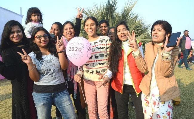 HAPPY NEW YEAR : जश्न के साथ पटनाइट्स ने किया @2020 का आगाज, …देखें तस्वीरें