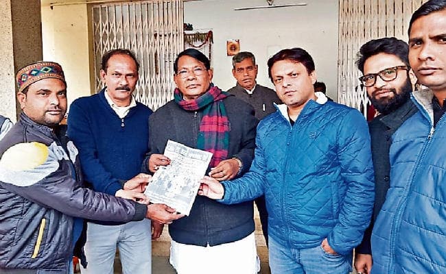 रांची : एनआरसी, सीएए व एनआरपी के खिलाफ मंत्री को सौंपा ज्ञापन