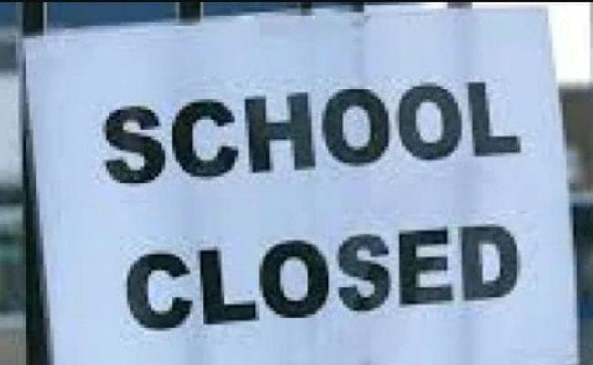 पटना : स्कूलों की 8वीं तक की कक्षाएं आठ तक बंद