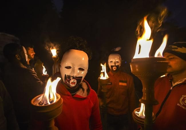 #JNUViolence: छात्रों में उबाल, देखें प्रदर्शन की कुछ खास तस्वीरें