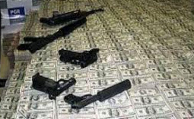 दिल्ली चुनाव में अवैध नकदी और हथियारों का बोलबाला