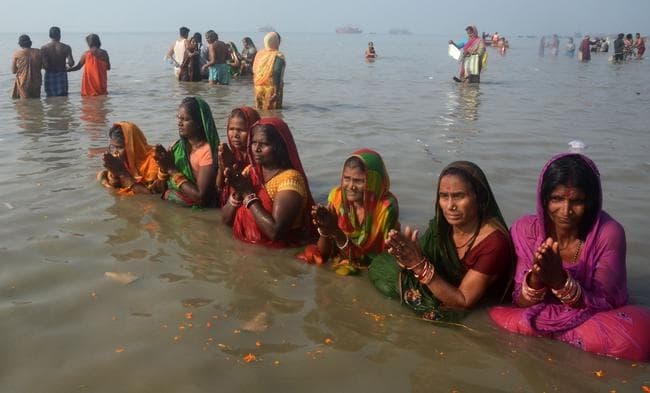 #MakarSankranti2020: गंगासागर में आस्था की डुबकी, देखें कुछ खास तस्वीरें