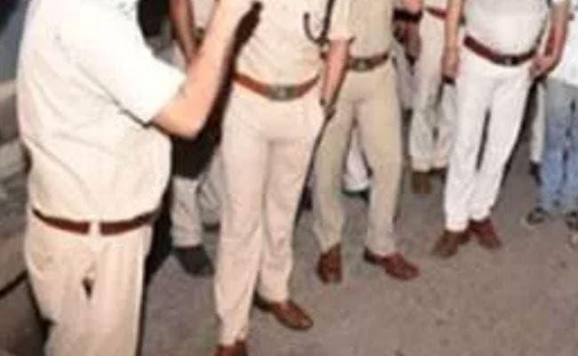 बिहार की सभी पुलिस लाइनों में एक साथ देर रात तक छापे