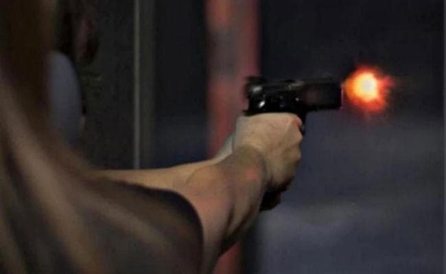 OMG! चेहरे आैर सिर पर गोली लगने के बाद 7 किमी गाड़ी चलाकर पुलिस स्टेशन पहुंची महिला