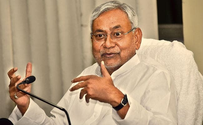 बोले मुख्यमंत्री नीतीश, प्रीपेड बिजली मीटर लगाने का तेजी से हो काम, लक्ष्य से अधिक लगाएं पौधे