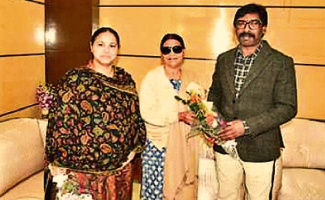 झारखंड के मुख्यमंत्री से मिलीं राबड़ी देवी, कहा- हेमंत मेरे बेटे जैसे