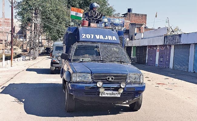 लोहरदगा हिंसा : रैपिड एक्शन फोर्स ने किया मार्च, मां सरस्वती की प्रतिमा का शांतिपूर्ण विसर्जन