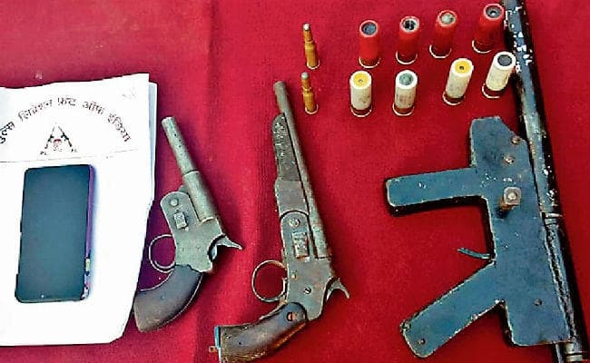 गुमला : तीन पीएलएफआई उग्रवादी गिरफ्तार