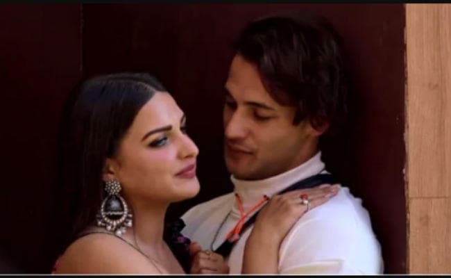 BB13: हिमांशी ने लिया यू-टर्न, आसिम संग रिलेशनशिप को लेकर कह दी ये बात