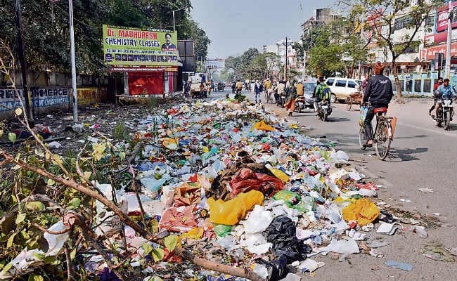 हड़ताल पर एक्शन में सरकार : आज काम पर नहीं लौटे सफाईकर्मी तो छह माह तक नहीं मिलेगा काम