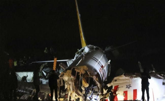 तुर्की में बड़ा हादसा! रनवे पर फिसलकर तीन हिस्सों में टूट गया विमान, तीन की मौत