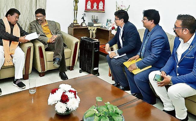 रांची : मुख्यमंत्री हेमंत सोरेन ने रिम्स में चल रही नियुक्ति की प्रक्रिया पर लगाई रोक, दिए जांच के आदेश