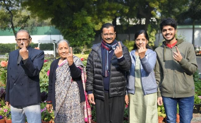 Delhi Election 2020 : वोट डालने के बाद बोले अरविंद केजरीवाल : AAP दिल्ली में तीसरी बार सरकार बनायेगी
