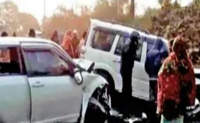 तारापीठ में पूजा कर लौट रहे और पूजा करने आ रहे लोगों की कारों में भिड़ंत, दो की मौत