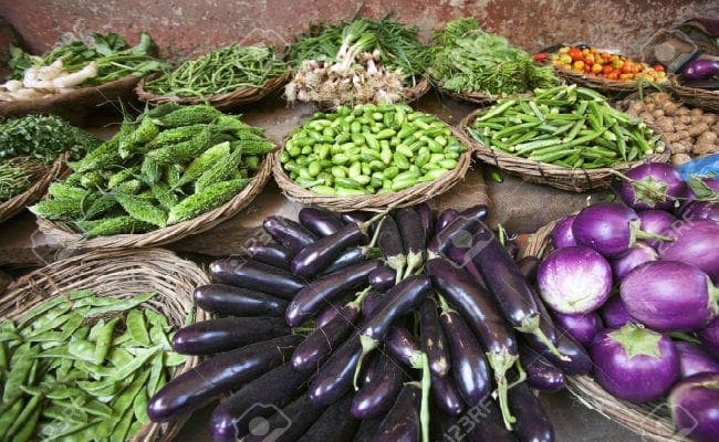 जनवरी में दाल-सब्जी समेत खाने-पीने की चीजें हुईं महंगी, खुदरा महंगाई दर छह साल के उच्चस्तर पर