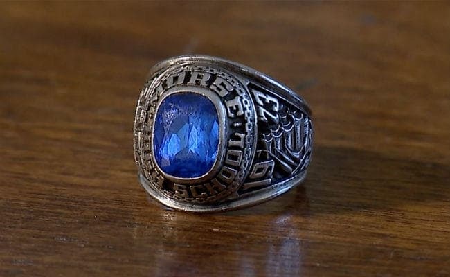 47 साल पहले अमेरिका में खो गई थी जो अंगूठी, वो फिनलैंड के जंगल में इस हाल में मिली