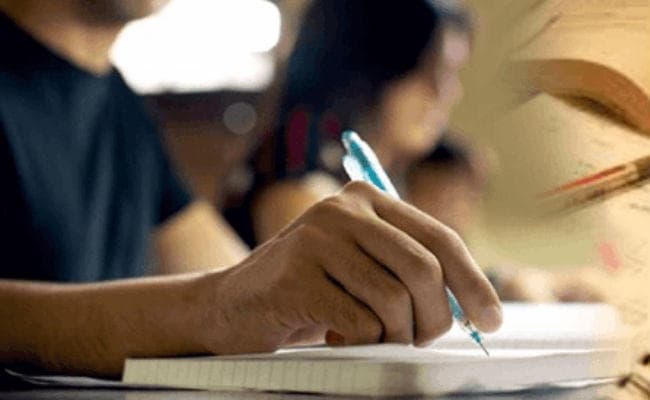 UP Board Exam 2020: नकल करने वालों की खैर नहीं, हर परीक्षार्थी पर ''तीसरी आंख'' का पहरा