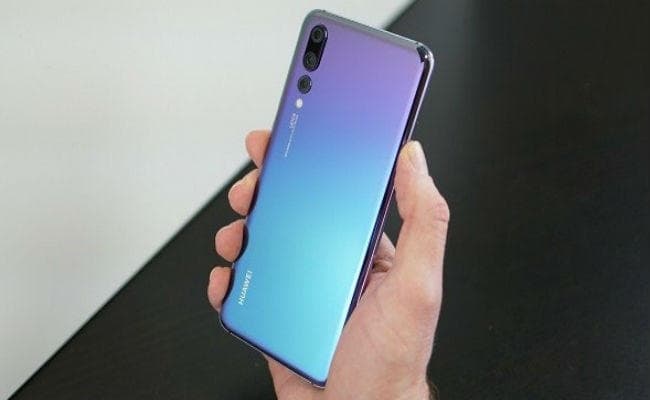 कोरोना का असर: मोबाइल फोन की सप्लाइ कम होने का दिखने लगा असर, इतनी बढ़ सकती है कीमत