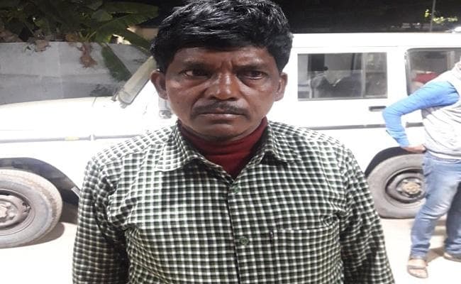 नक्सली गिरफ्तार, फेरी वाले की हत्या कर कमर के नीचे लगा दिया था बम, विस्फोट में घायल हुए थे पुलिसकर्मी
