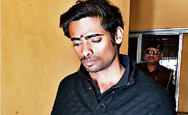 रांची : रिम्स की डॉक्टर से अश्लील हरकत, अरेस्ट