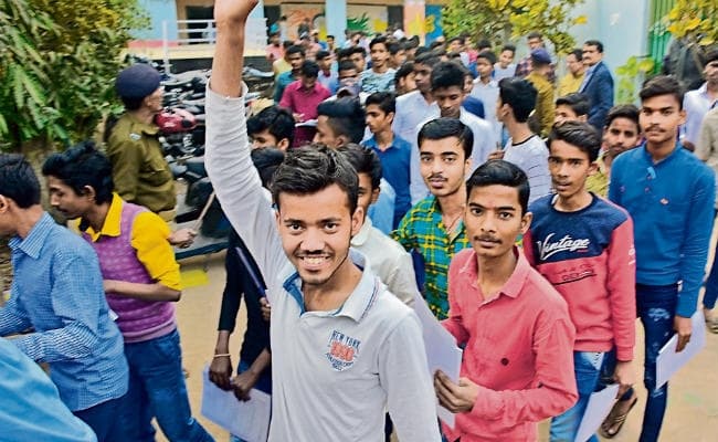 मैट्रिक परीक्षा : 73 निष्कासित, आज अंग्रेजी की परीक्षा