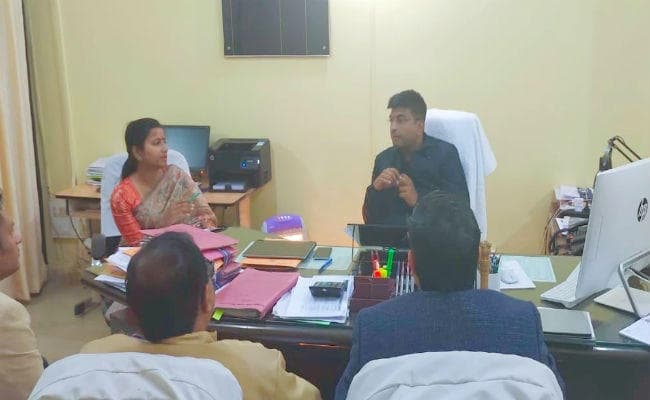 विधायक अंबा प्रसाद ने अधिकारियों को दी हिदायत कहा, सुधार नहीं हुआ तो करेंगे मुख्यमंत्री से शिकायत