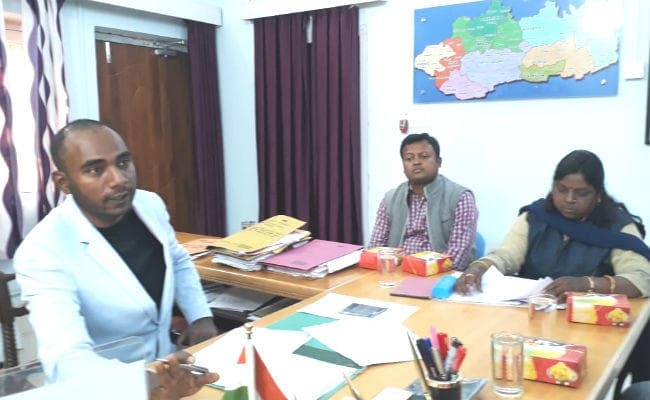 सक्षम लोग अपना लाल कार्ड सरेंडर करेंगे तो जरूरतमंदों को मिल सकेगा इसका लाभ : उपायुक्त