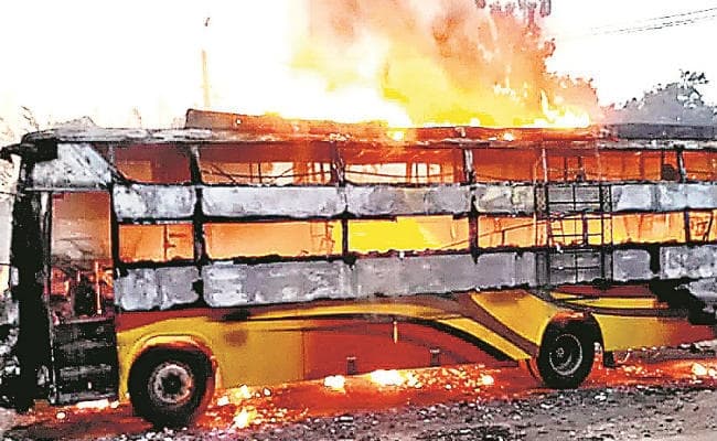 झारखंड में धड़ल्ले से चल रही हैं मौत की बसें, नियमों का पालन नहीं कर रहे अधिकतर बस संचालक