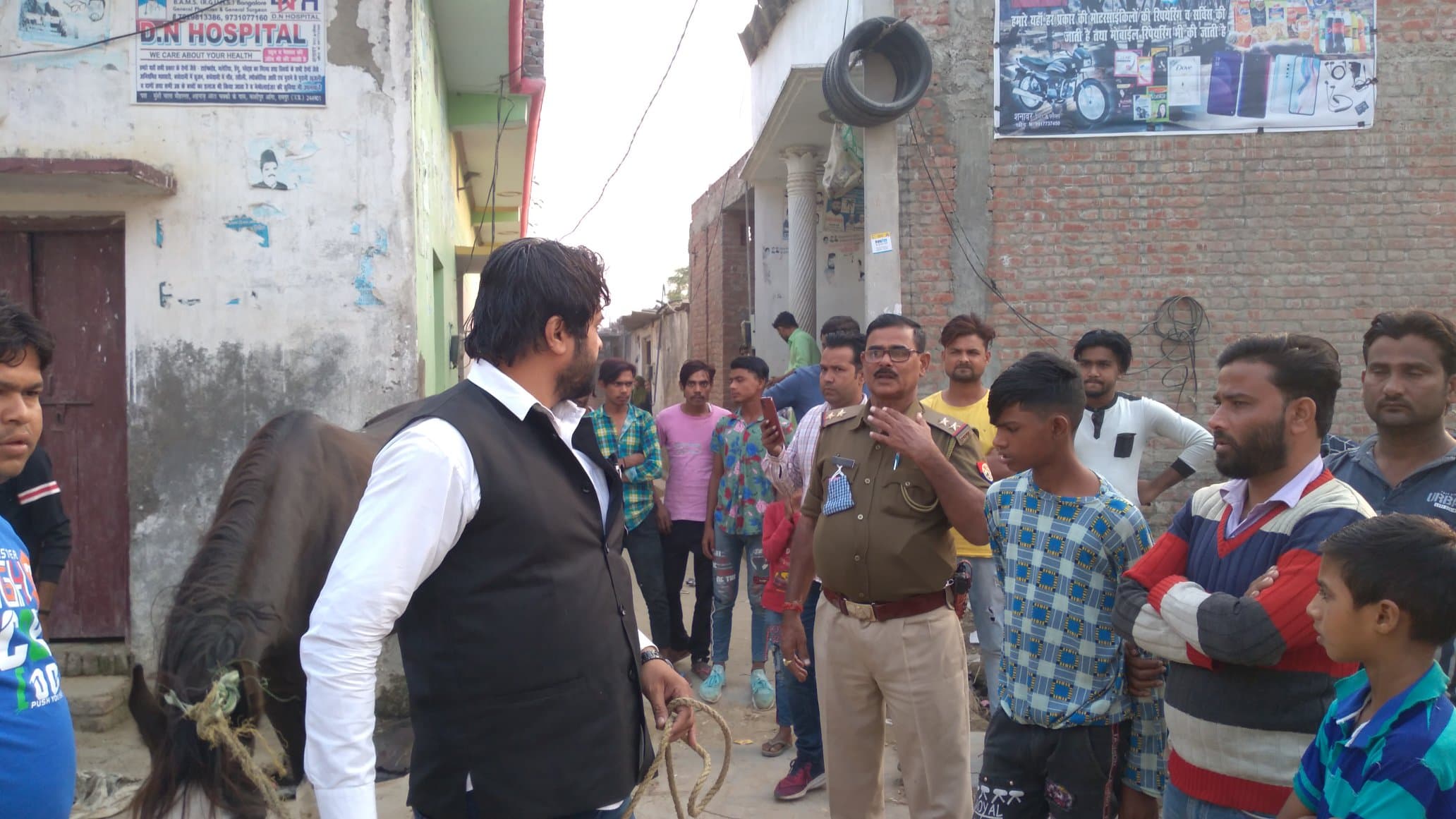 UP News: 24 घंटे के भीतर रामपुर पुलिस ने ढूंढ ली नेताजी की घोड़ी, देखें वीडियो