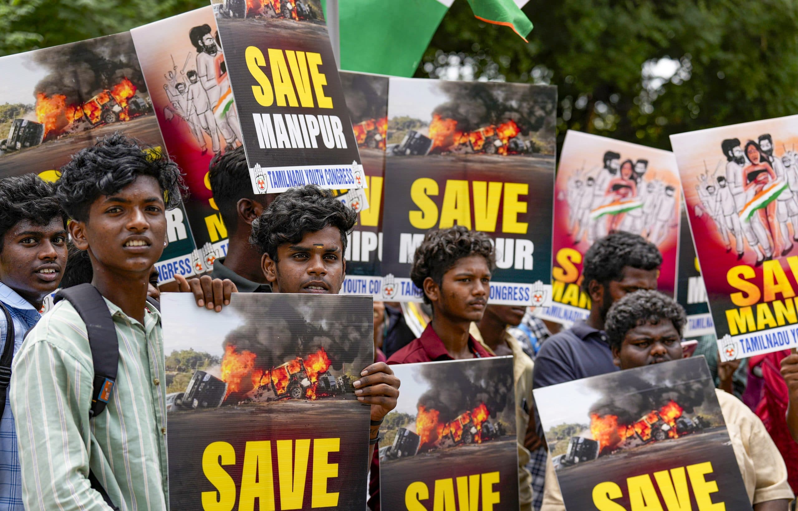 कारगिल में लड़े थे मणिपुर में निर्वस्त्र कर घुमायी गयी महिला के पति, आरोपी के घर में लगायी गयी आग, वीडियो