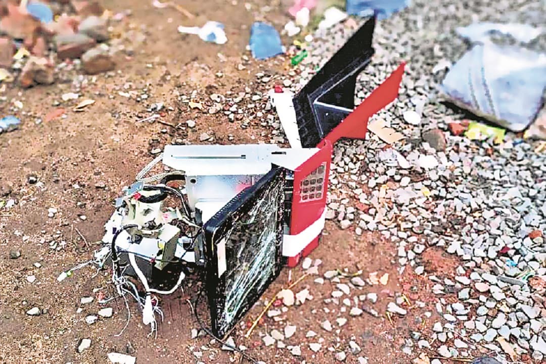 नालंदा में इंडिया फर्स्ट का एटीएम उखाड़ ले गये बदमाश, आठ लाख कैश निकाल सड़क किनारे फेंका