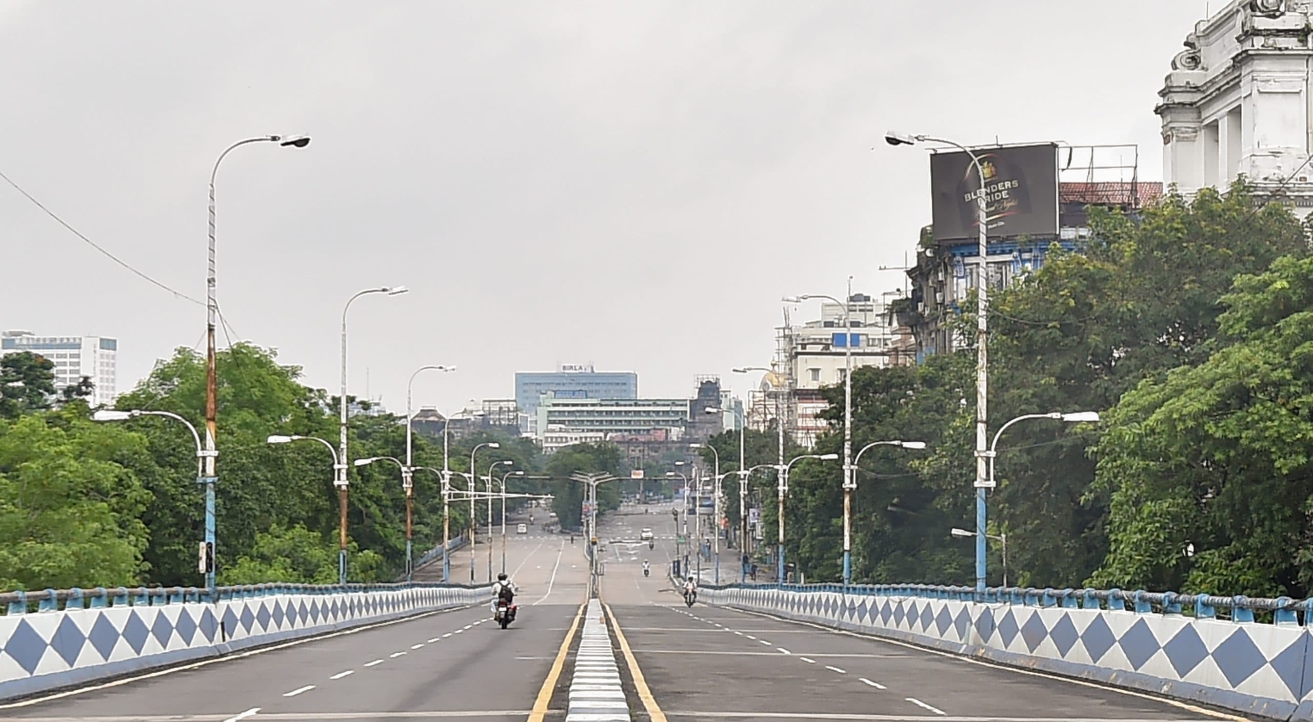 पश्चिम बंगाल में कम्प्लीट लॉकडाउन, दुकानें बंद, सड़कों से वाहन नदारद, प्रभावित होगा जूट उद्योग